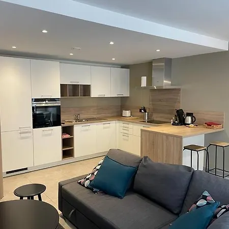 : La Verte De La Grand Place * Chimay